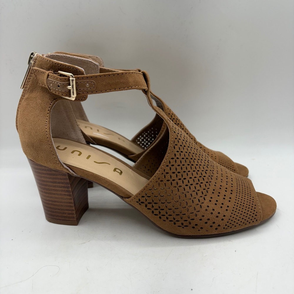 Unisa Tan Faux Suede Laser Cut Peep Toe Block Heel‎ Sandals Womens Size 8.5